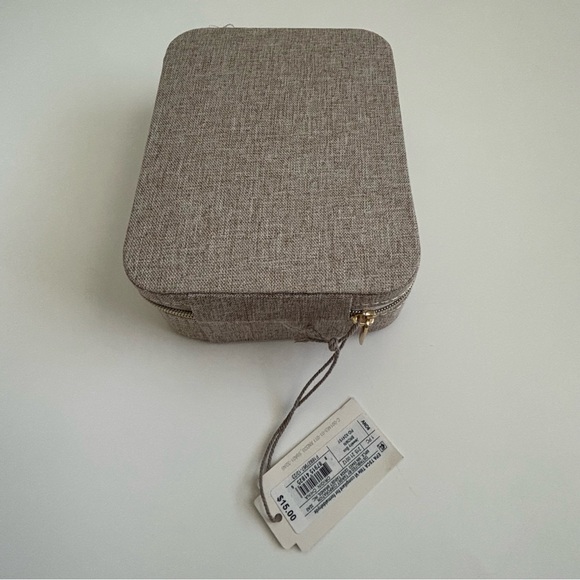 A New Day Brown Travel Jewelry Organizer Storage Case NWT - Picture 6 of 9